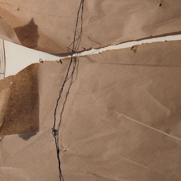 60s 70s Vintage Large Crewel Embroidery of Tropical Birds, Parrots, 23x25 MCM - Picture 12 of 12